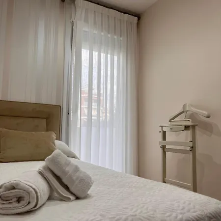 Apartamento Orilla De Triana Siviglia Esterno foto